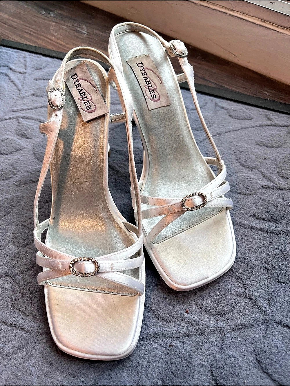 DYEABES wedding Heels in White US 7.5 Like New